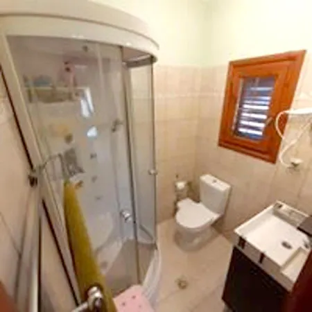 Prázdninový dům 2 Bedrooms House With Enclosed Garden And Wifi At Agios Mattheos 5 Km Away From The Beach *