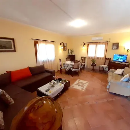 2 Bedrooms House With Enclosed Garden And Wifi At Agios Mattheos 5 Km Away From The Beach * Corfu (city)