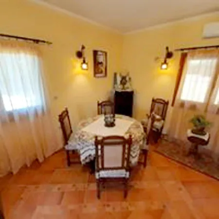 2 Bedrooms House With Enclosed Garden And Wifi At Agios Mattheos 5 Km Away From The Beach 펜션 *